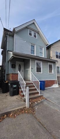 136 Smith St, Elizabeth City, NJ 07201