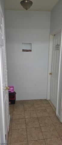 136 Smith St, Elizabeth City, NJ 07201