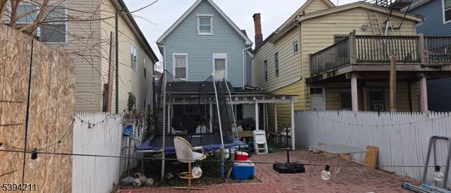 136 Smith St, Elizabeth City, NJ 07201