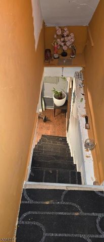 136 Smith St, Elizabeth City, NJ 07201