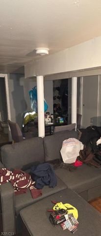 136 Smith St, Elizabeth City, NJ 07201