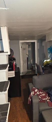 136 Smith St, Elizabeth City, NJ 07201