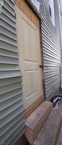 136 Smith St, Elizabeth City, NJ 07201