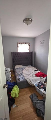 136 Smith St, Elizabeth City, NJ 07201