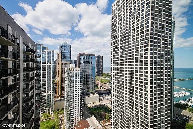 400 E RANDOLPH Street 3504, Chicago, IL 60601