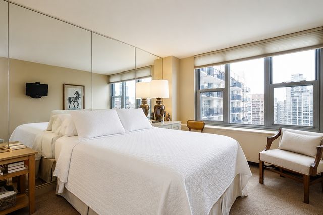 400 E RANDOLPH Street 3504, Chicago, IL 60601