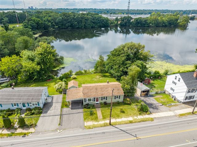 42 Roger Williams Avenue, East Providence, RI 02916