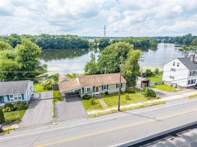 42 Roger Williams Avenue, East Providence, RI 02916