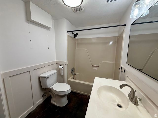 2115 N FRUITLAND DR, North Ogden, UT 84414