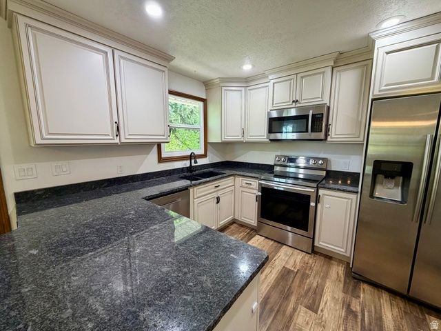2115 N FRUITLAND DR, North Ogden, UT 84414