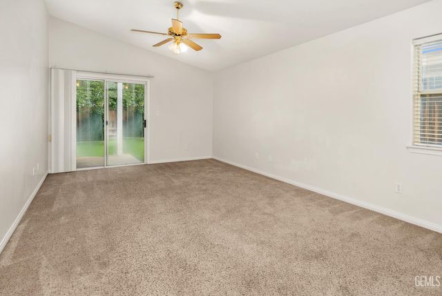 10104 Brookline Woods Drive, Bakersfield, CA 93312