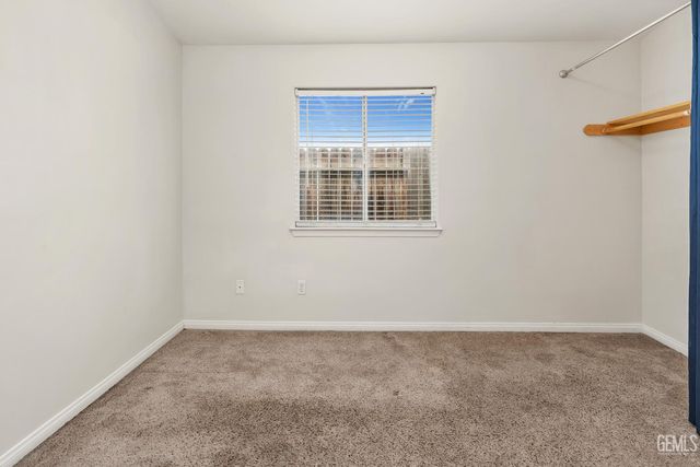 10104 Brookline Woods Drive, Bakersfield, CA 93312