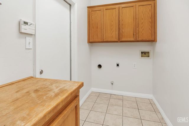 10104 Brookline Woods Drive, Bakersfield, CA 93312