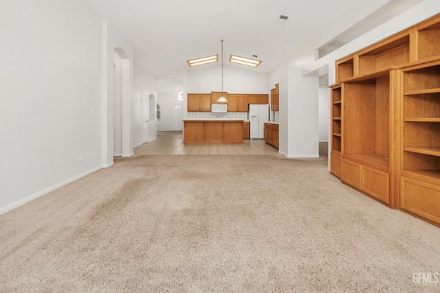 10104 Brookline Woods Drive, Bakersfield, CA 93312