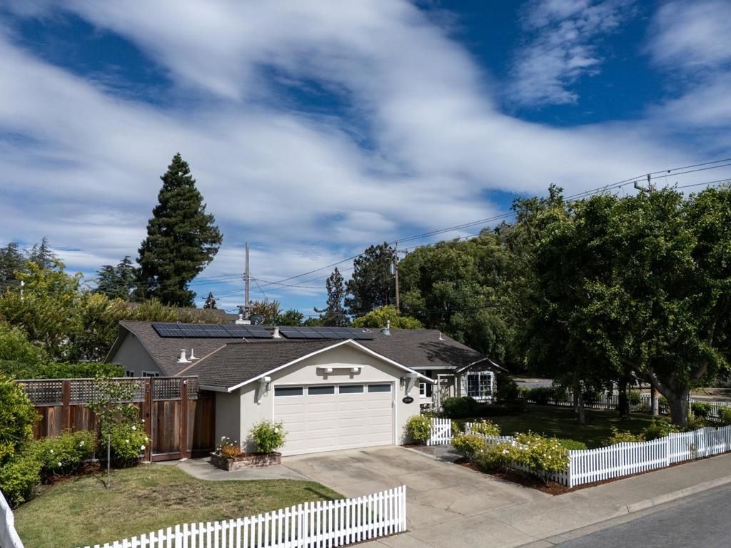 Image 3 of property listing at 2349 Carol Avenue, Mountain View, CA 94040