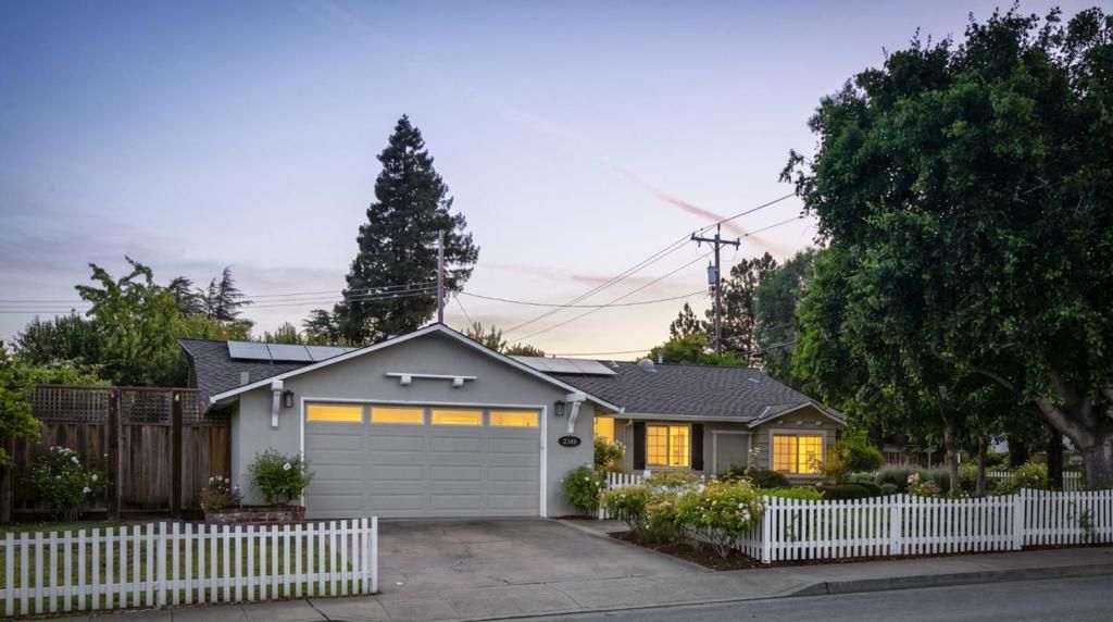Image 5 of property listing at 2349 Carol Avenue, Mountain View, CA 94040