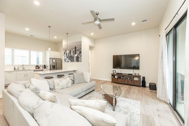5230 Schuler Street, Houston, TX 77007