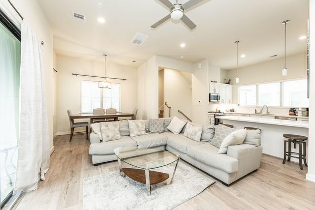 5230 Schuler Street, Houston, TX 77007