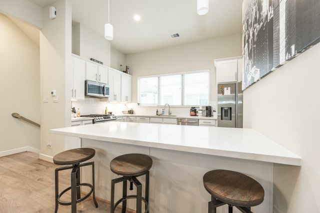 5230 Schuler Street, Houston, TX 77007