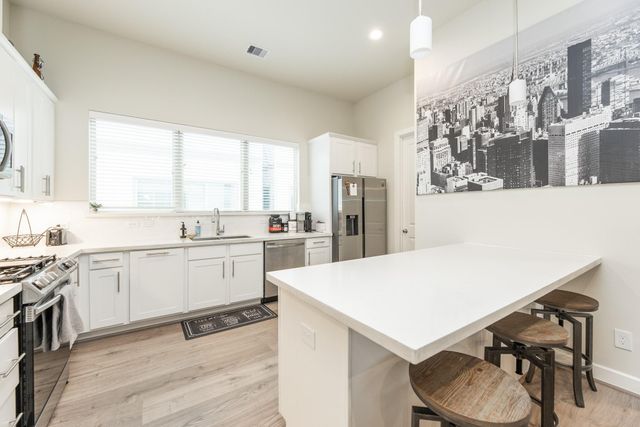 5230 Schuler Street, Houston, TX 77007