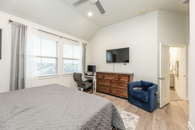 5230 Schuler Street, Houston, TX 77007