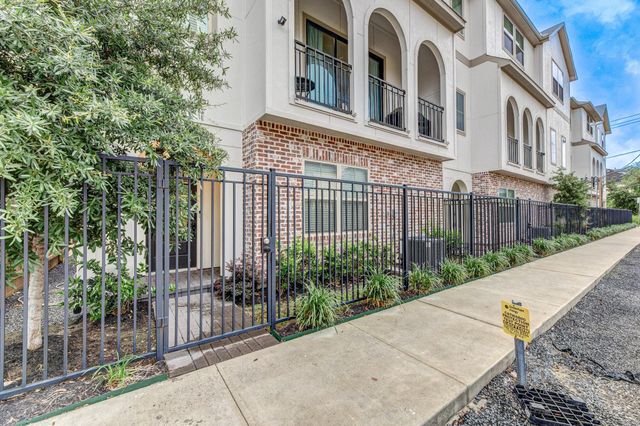 5230 Schuler Street, Houston, TX 77007