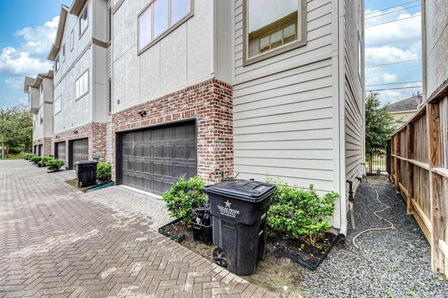 5230 Schuler Street, Houston, TX 77007