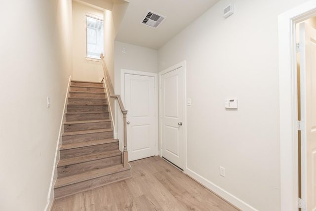 5230 Schuler Street, Houston, TX 77007