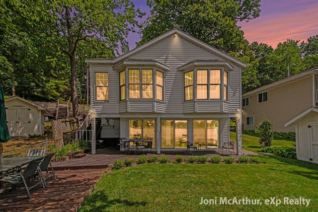 11613 Orchard Park Drive, Sparta, MI 49345