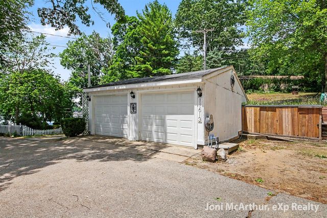 11613 Orchard Park Drive, Sparta, MI 49345