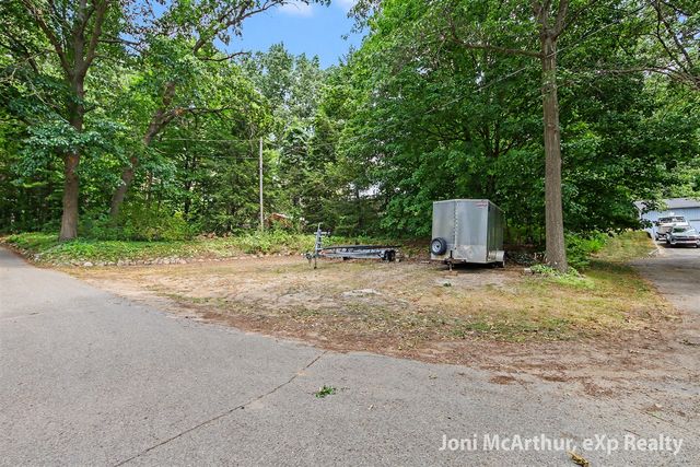 11613 Orchard Park Drive, Sparta, MI 49345