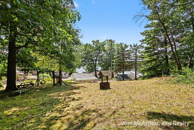 11613 Orchard Park Drive, Sparta, MI 49345