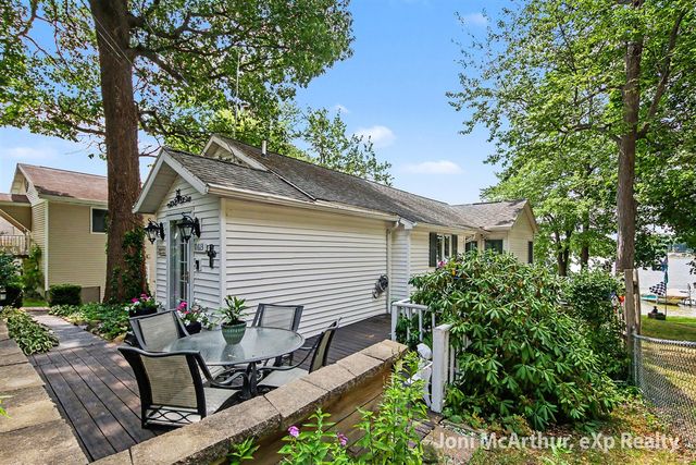 11613 Orchard Park Drive, Sparta, MI 49345