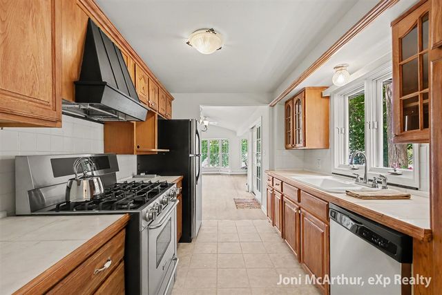 11613 Orchard Park Drive, Sparta, MI 49345