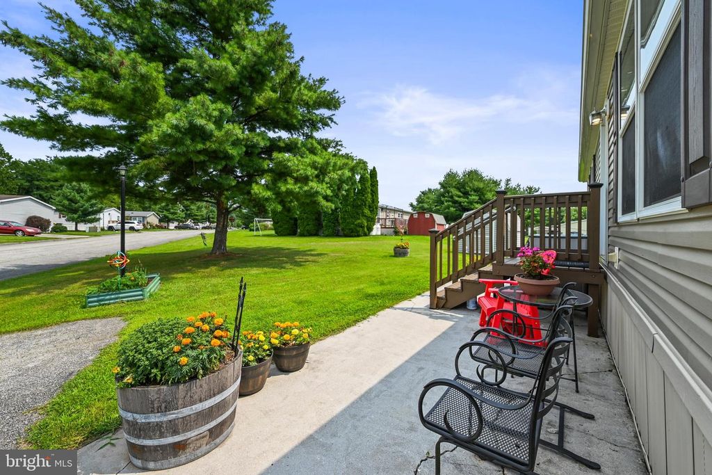 Image 3 of property listing at 701 CASSEL ROAD #LOT #67, Manchester, PA 17345