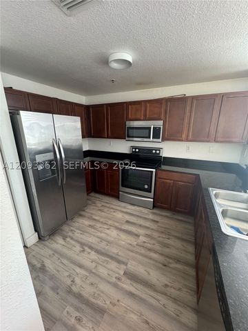 8833 NW 107th Ct 101, Doral, FL 33178