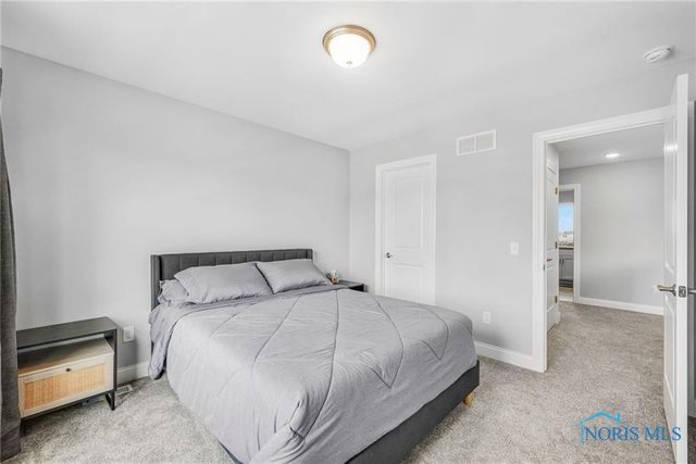 1035 Stoneleigh Road, Perrysburg, OH 43551