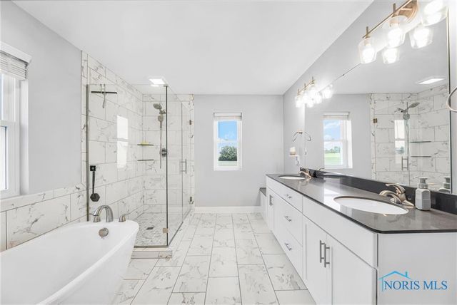 1035 Stoneleigh Road, Perrysburg, OH 43551