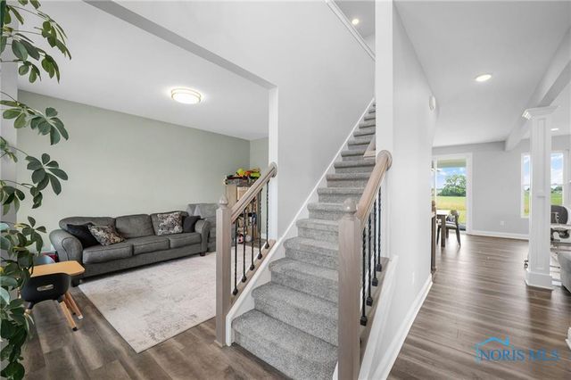 1035 Stoneleigh Road, Perrysburg, OH 43551