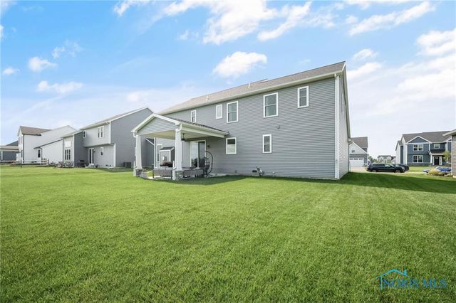 1035 Stoneleigh Road, Perrysburg, OH 43551