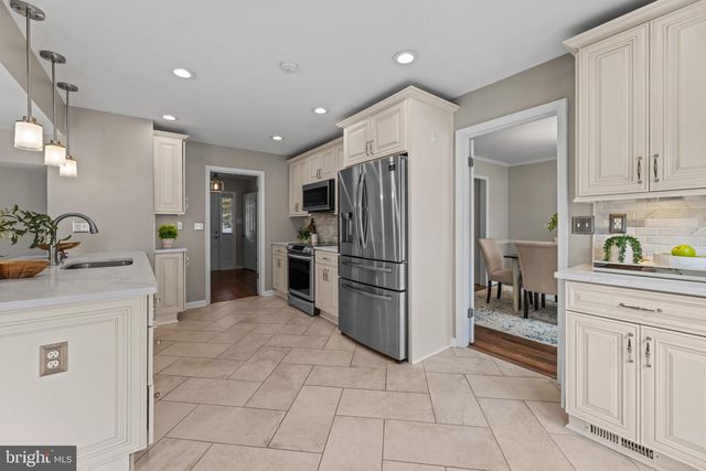 4611 DEMING AVE, Alexandria, VA 22312