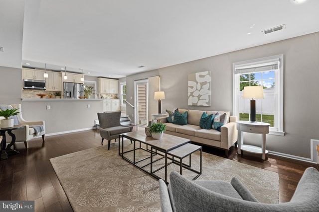 4611 DEMING AVE, Alexandria, VA 22312