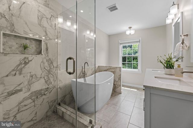 4611 DEMING AVE, Alexandria, VA 22312