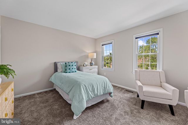 4611 DEMING AVE, Alexandria, VA 22312
