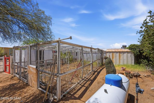 7261 N Van Ark Road, Tucson, AZ 85743
