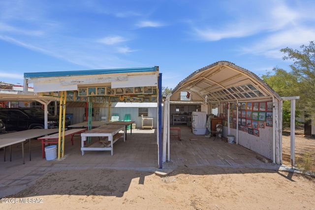 7261 N Van Ark Road, Tucson, AZ 85743