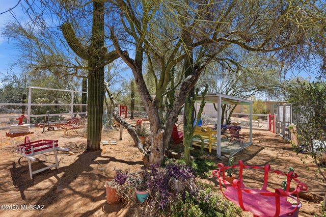 7261 N Van Ark Road, Tucson, AZ 85743