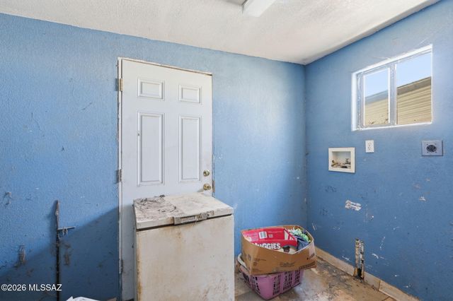 7261 N Van Ark Road, Tucson, AZ 85743
