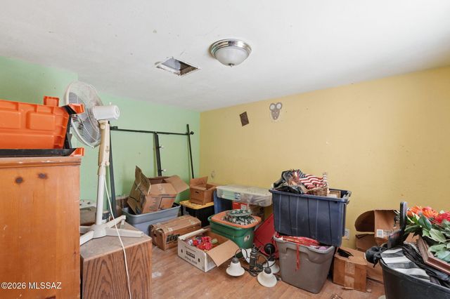 7261 N Van Ark Road, Tucson, AZ 85743