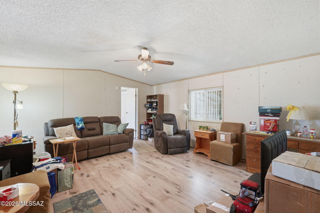 7261 N Van Ark Road, Tucson, AZ 85743